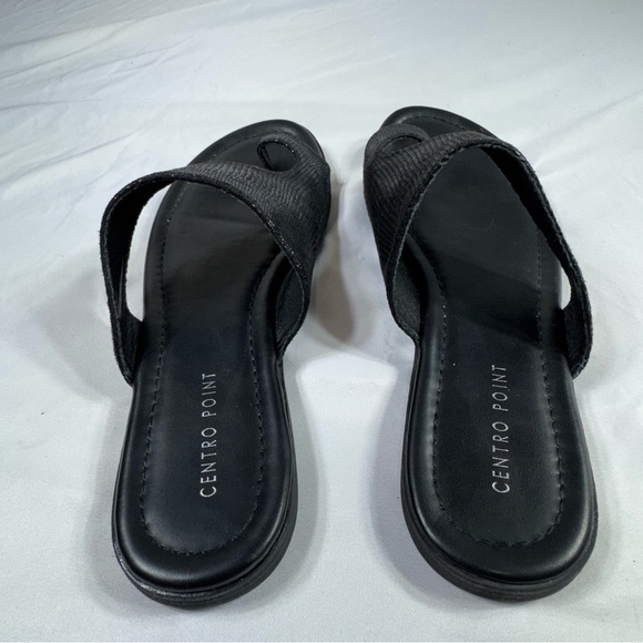 Centro Point Women’s Toe Ring Strap Black Textured Flat Sandals - Picture 3 of 7